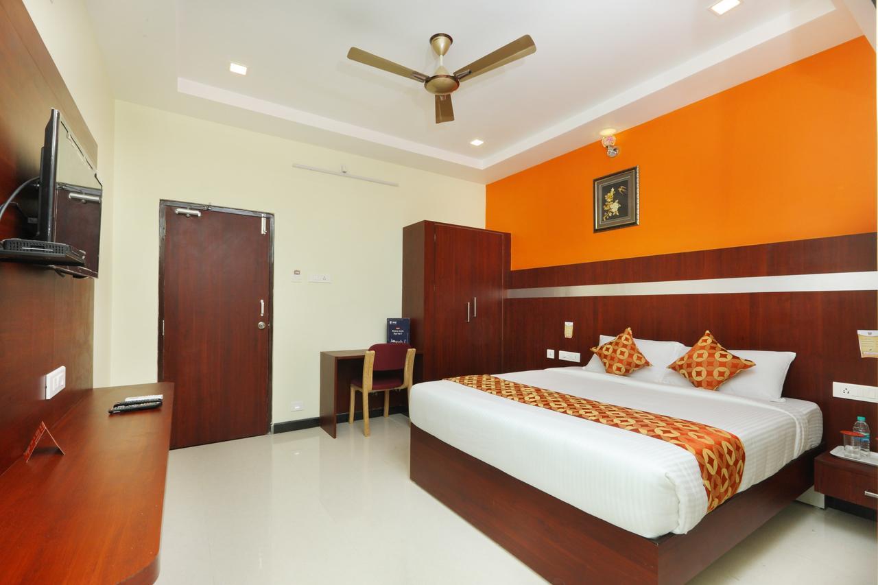 Oyo 15115 Hotel Ramcharan Residency Tirupati Buitenkant foto