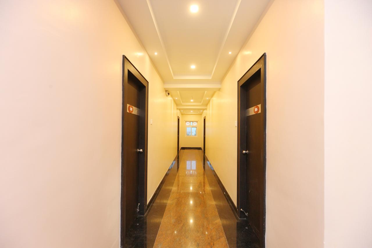 Oyo 15115 Hotel Ramcharan Residency Tirupati Buitenkant foto