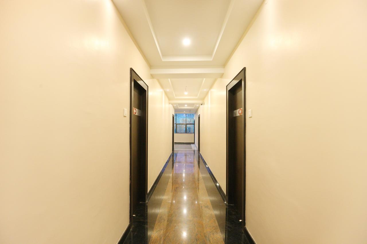 Oyo 15115 Hotel Ramcharan Residency Tirupati Buitenkant foto
