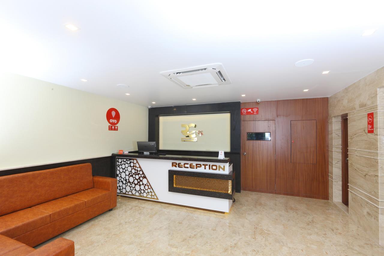 Oyo 15115 Hotel Ramcharan Residency Tirupati Buitenkant foto