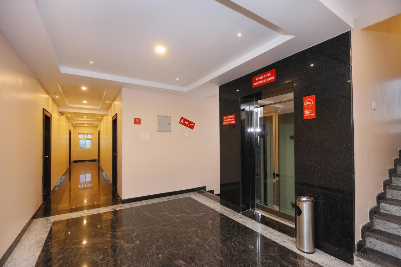 Oyo 15115 Hotel Ramcharan Residency Tirupati Buitenkant foto